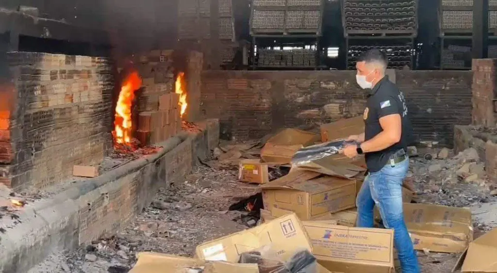 Polícia Civil incinera coletes balísticos inservíveis 1 cc2494e8e31536a0c35201af7043d7da
