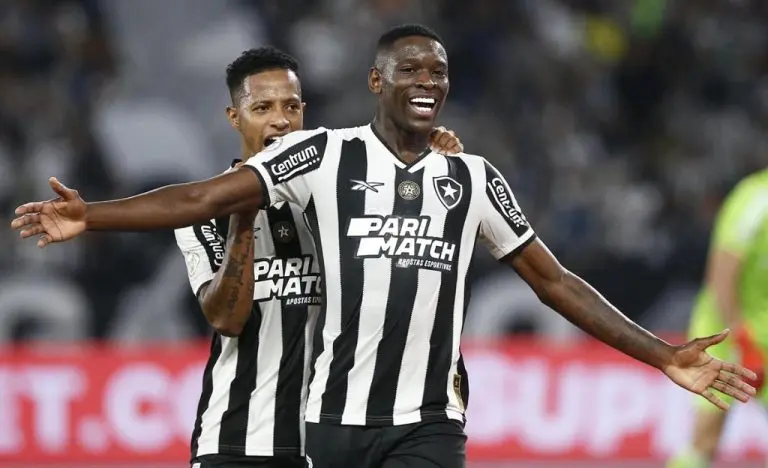 Botafogo vence o Internacional e amplia sequência vitoriosa no Brasileirão 3 2e9d9d034e51886565d55654408ca0db