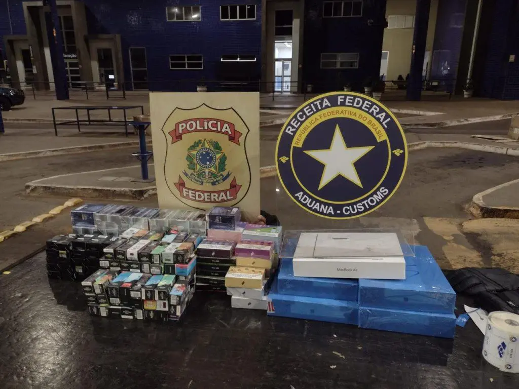 PF e Receita Federal reprimem contrabando e descaminho em fundos falsos de veículos na Ponte Internacional da Amizade 1 63f2c5df932bc3c6989c640925345fde
