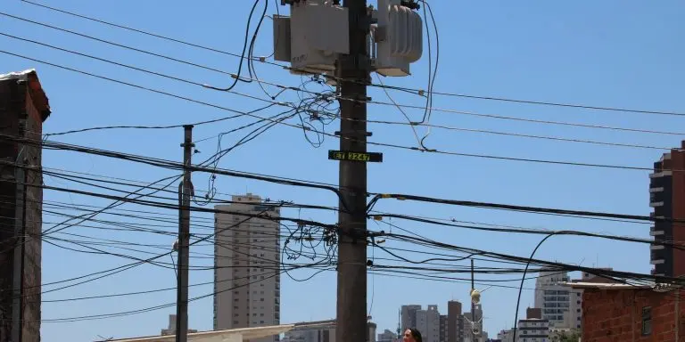36 mil clientes estao sem energia eletrica em SP
