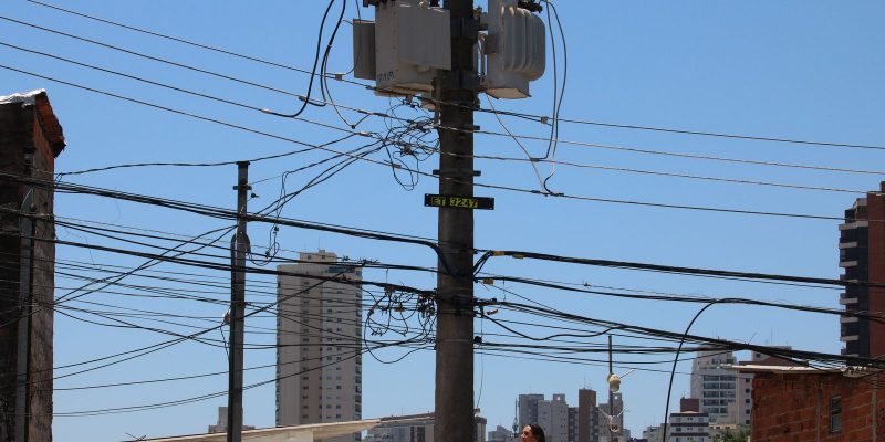 36 mil clientes estao sem energia eletrica em sp