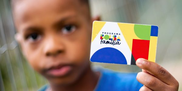 Caixa paga Bolsa Familia a beneficiarios com NIS de final
