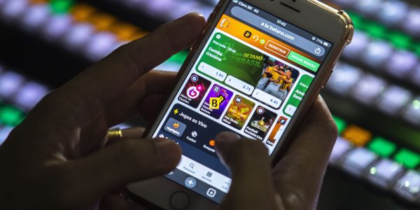 Clubes devem responder sobre publicidade de bets para publico infantil
