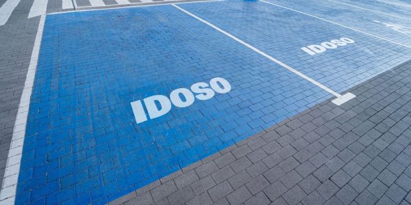Credencial de estacionamento para idoso e PCD ganha versao digital