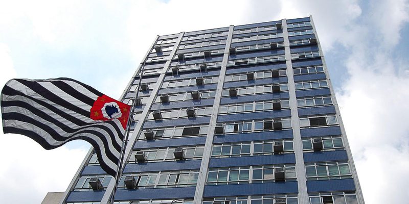 Eleitor surdo ou com deficiencia auditiva tera Central de Libras