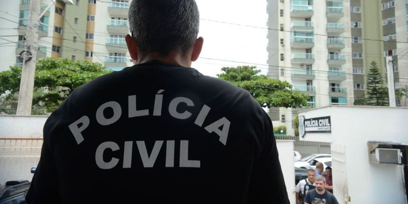 Esquema de piramide que movimentou R 1 bi e alvo