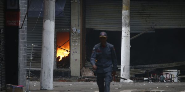 Incendio no Shopping 25 Bras pode ter atingido cerca de