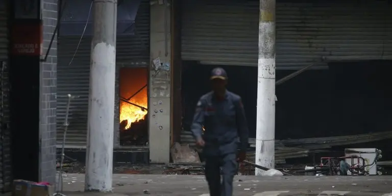 Incendio no Shopping 25 Bras pode ter atingido cerca de