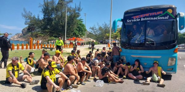 Mais de 200 torcedores do Penarol sao presos por confusao