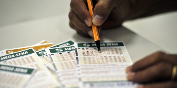 Mega Sena nao tem ganhador e premio vai a R 55