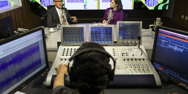Ministro quer parte da taxacao de grandes fortunas para a
