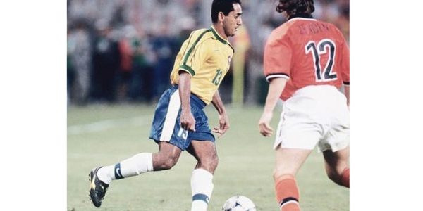 Morre Ze Carlos ex lateral do Sao Paulo e da Selecao