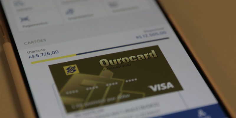 Operacao da policia desarticula esquema de fraudes no Banco do