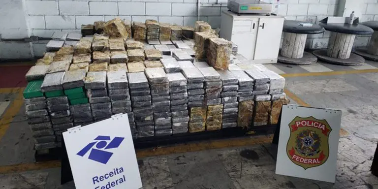 Porto de Santos Receita e PF fazem maior apreensao de