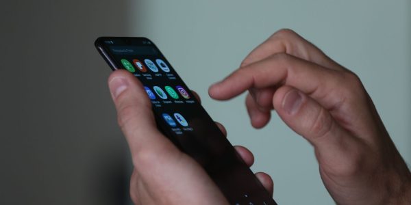 Roubos de celular e de veiculos e assaltos a onibus