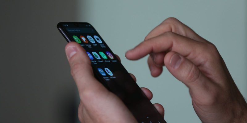 Roubos de celular e de veiculos e assaltos a onibus