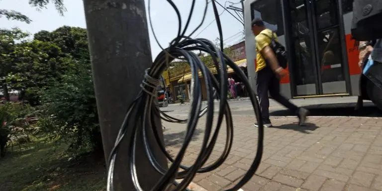 SP falta de luz leva centros de educacao e UBSs