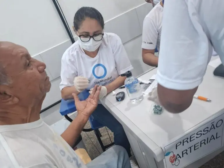 Acao sensibiliza populacao sobre cuidados e prevencao a doenca 1