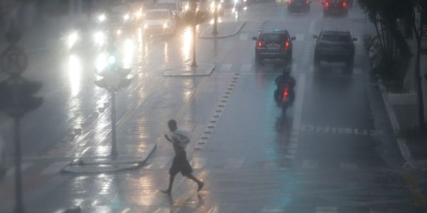 Apos chuvas Sao Paulo registra enchentes e voos cancelados