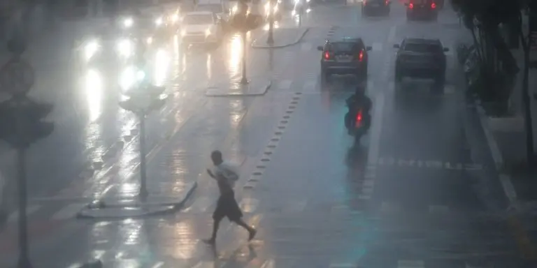 Apos chuvas Sao Paulo registra enchentes e voos cancelados