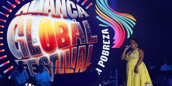 Artistas defendem democracia no Festival Alianca Global
