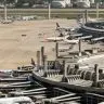 Avioes da forca aerea britanica fazem pouso de emergencia no