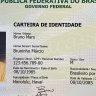Bruno Mars ganha Carteira de Identidade Nacional gigante em show