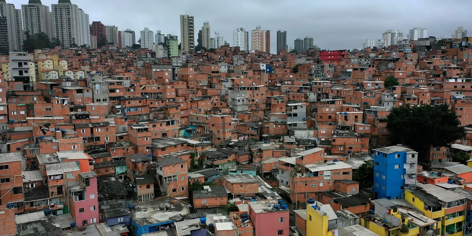 Caminhos da Reportagem destaca participacao de periferias no G20