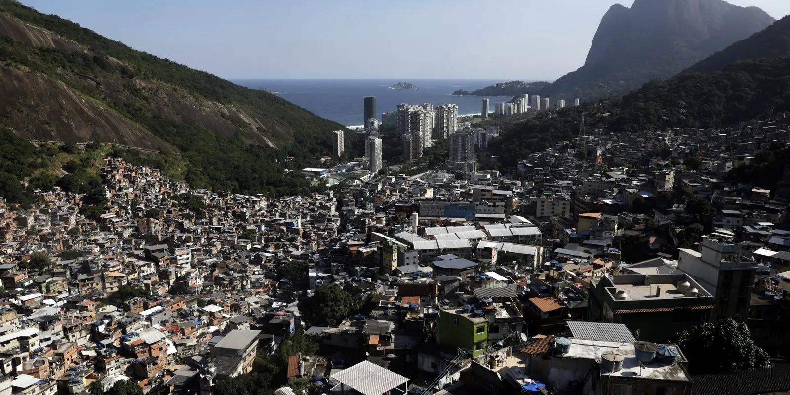 Polícia do Rio faz ação na Rocinha para cumprir 34 mandados de prisão 1 Censo revela quais sao as 20 maiores favelas do pais