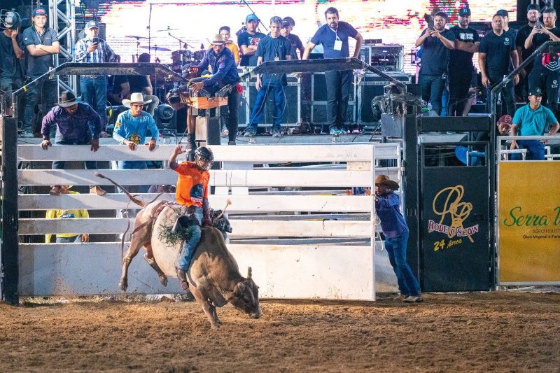 Competicao de rodeio na Expoferr Show 2024 4