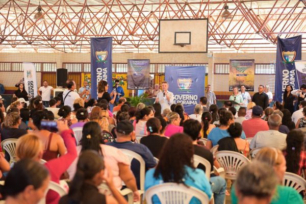 Entrega de Titulo Definitivo e Escritura Publica para moradores do Perola e Ajuricaba 2