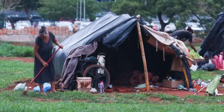 Finados saudade e pior que pobreza diz idosa em situacao