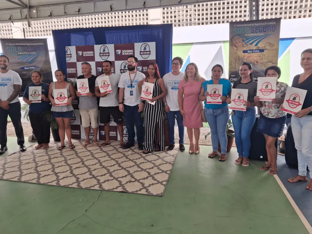 Governo do Estado inicia entrega de escrituras publicas no Vila Jardim 1