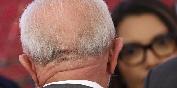Lula recebe liberacao medica para viajar de aviao