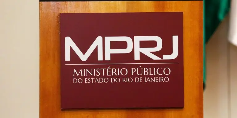 MPRJ faz acao para prender 22 policiais acusados de cobrar