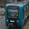 Mais de 1 km de cabos de linha de trem