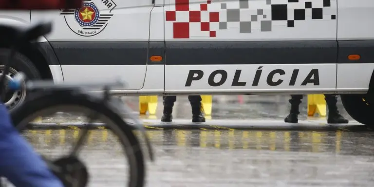 Menino de 4 anos e morto em suposto confronto entre