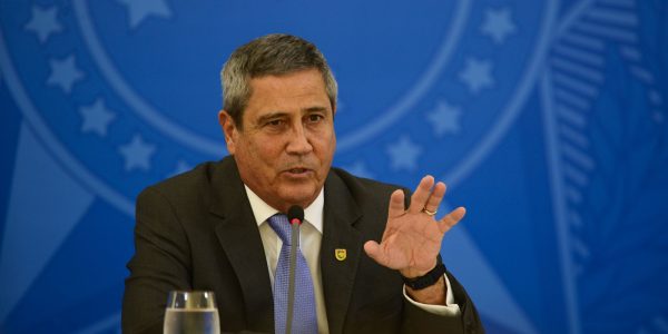 PF indica militares que fariam gabinete de crise apos assassinatos