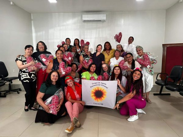 Pacientes oncologicas recebem a ONG Fios Encantados Ascom Sesau 5