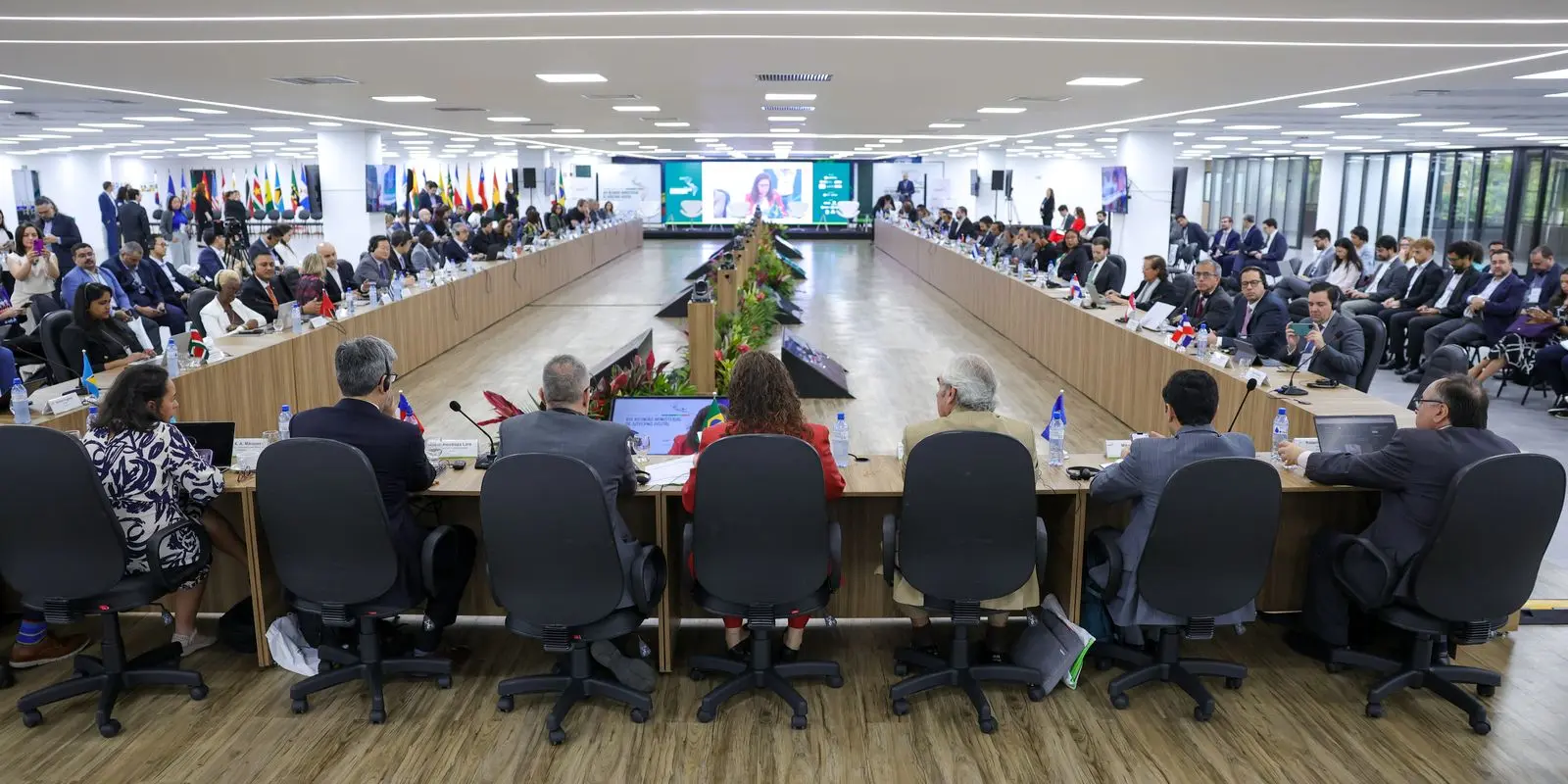 Paises da AL e Caribe discutem boas praticas em governanca