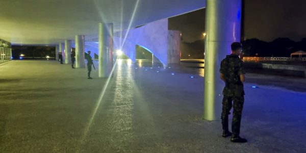 Planalto tem seguranca reforcada Bope faz varredura na praca