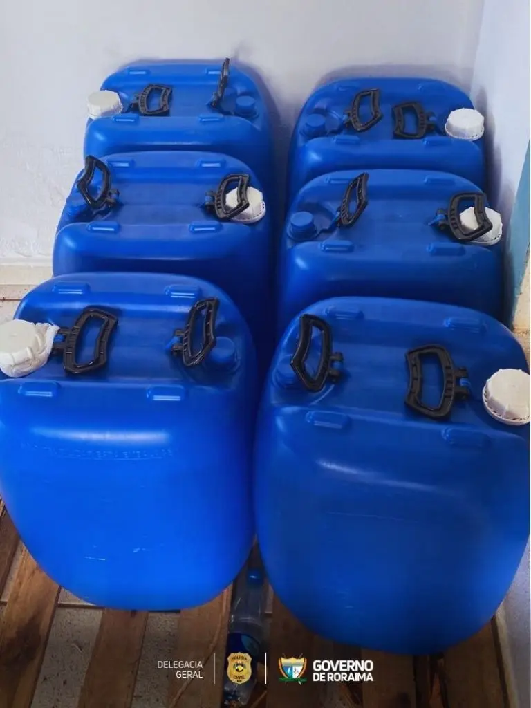 Policia Civil autua acusado de transportar 300 litros de combustivel