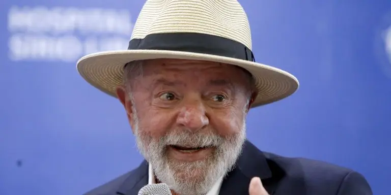 Apos alta hospitalar Lula diz que esta tranquilo e vai