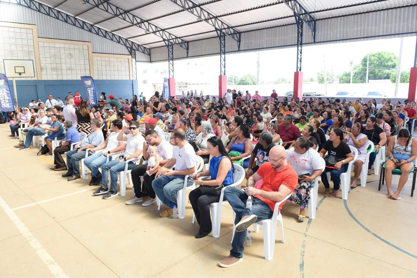 Governo do Estado entrega 396 Escrituras Públicas para conjuntos habitacionais 1 Aqui tem Dono entrega de Escrituras Publicas Fotos Neto Figueredo 2
