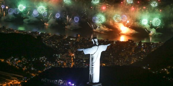 Corpo de Bombeiros e Policia Civil vistoriam fogos de Copacabana