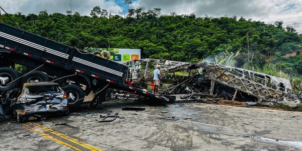 Corpos de vitimas de acidente em MG serao levados ao