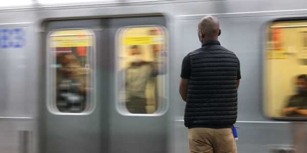 Descarrilamento interdita linhas Coral e Safira em Sao Paulo