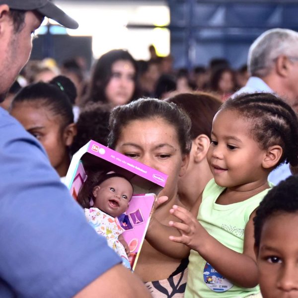 Governo de Roraima inicia entrega de brinquedos em todos os municipios 1 scaled scaled