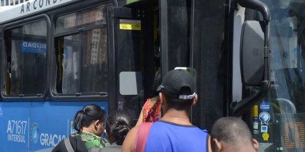 Onibus do Rio terao ar condicionado monitorado pela prefeitura