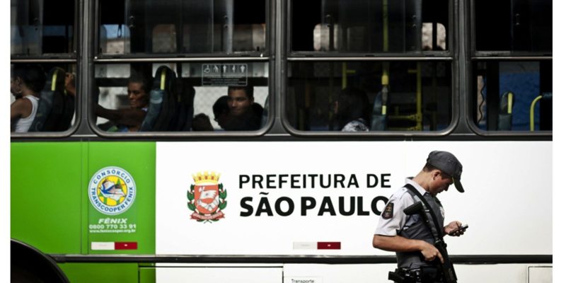 PM afasta policial que atirou a queima roupa em rapaz em
